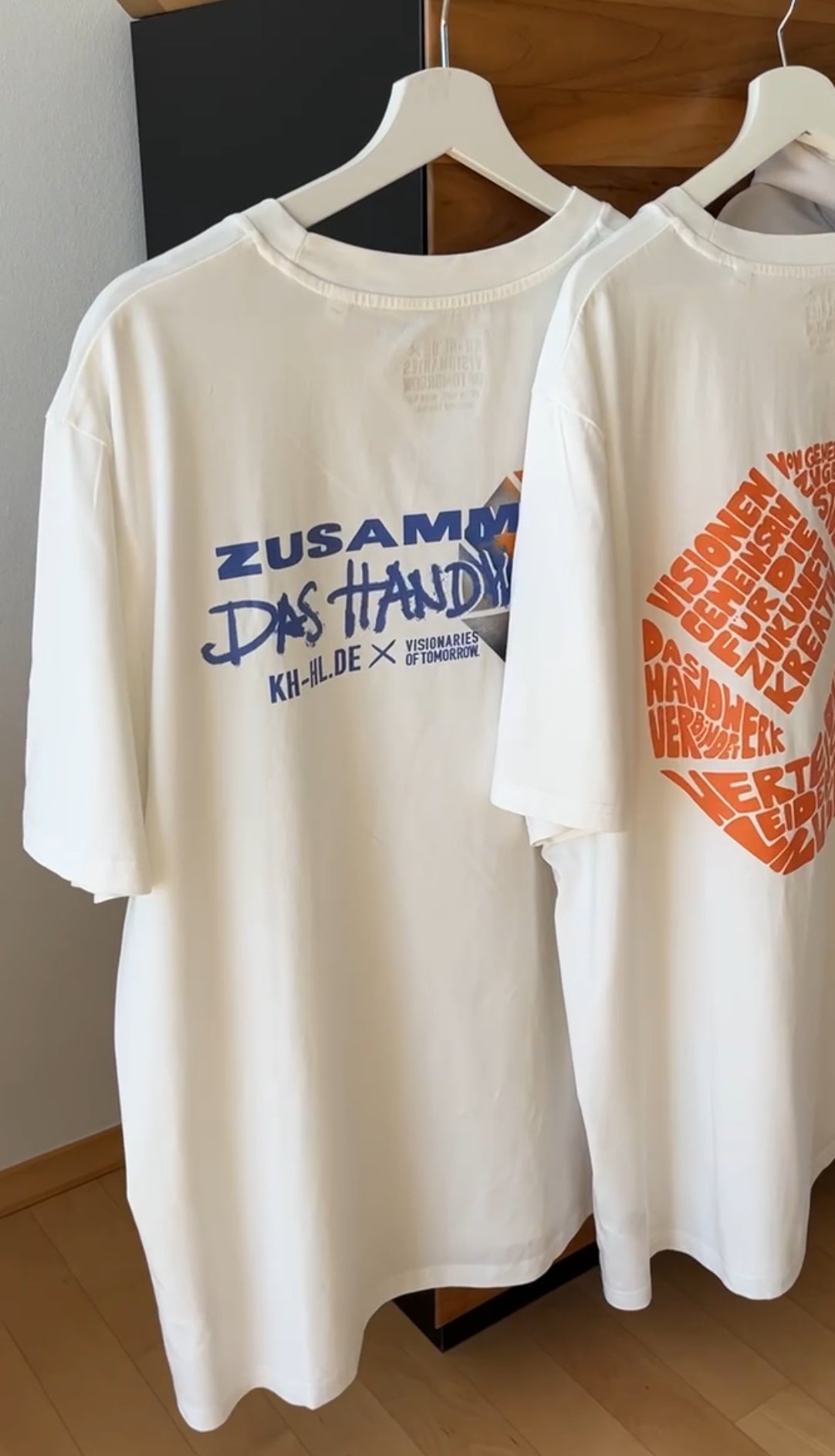 KH-HL x VOT unisex T-shirt „Zusammen“